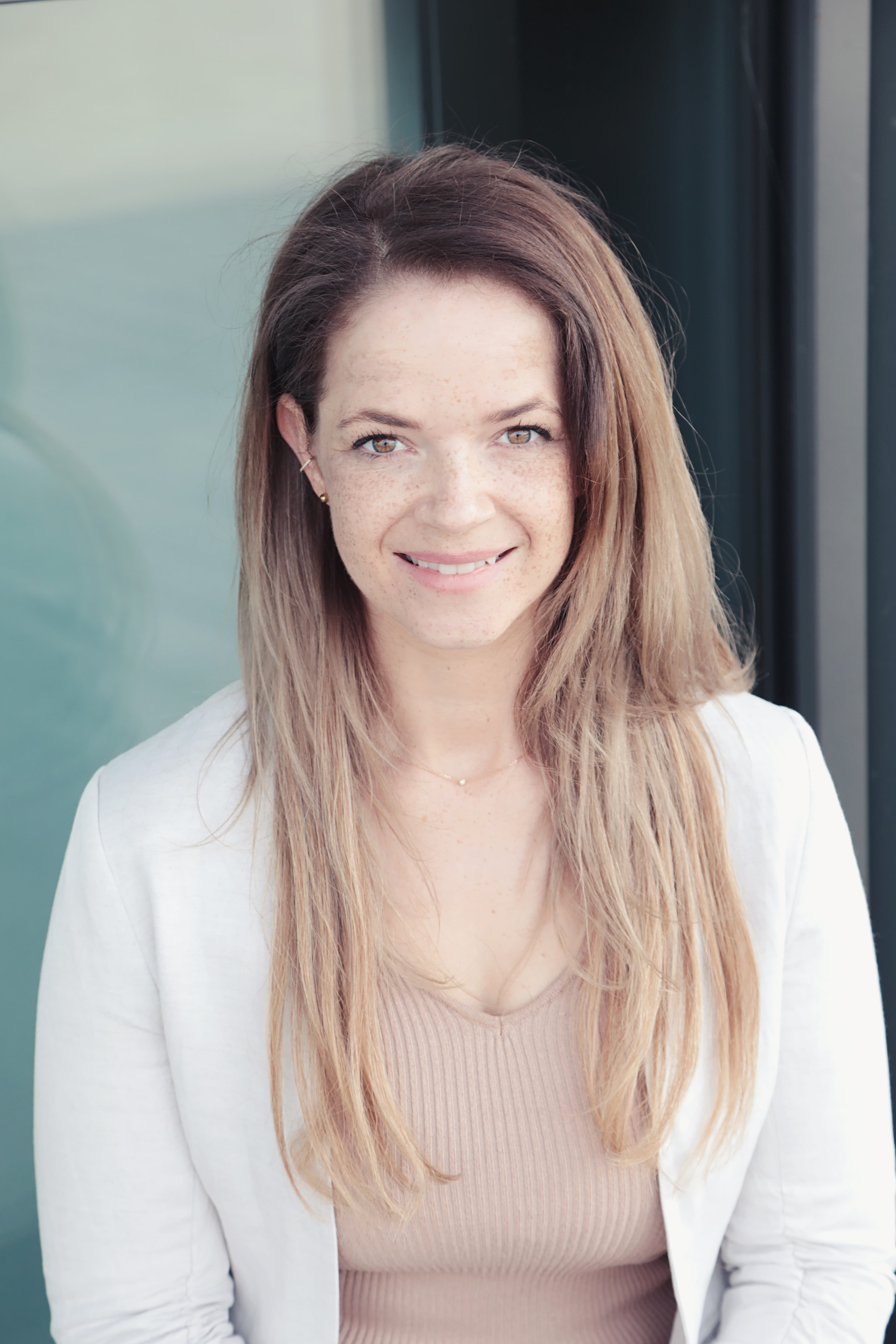 Portrait Luisa Juth, Immobilienmaklerin, Oberkail Eifel
